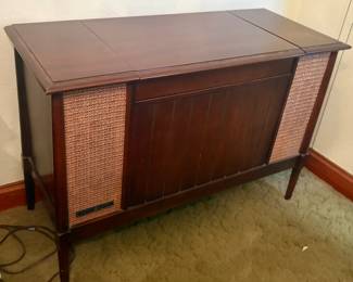 cabinet record player
*****Available to be purchased and picked up before the sale****