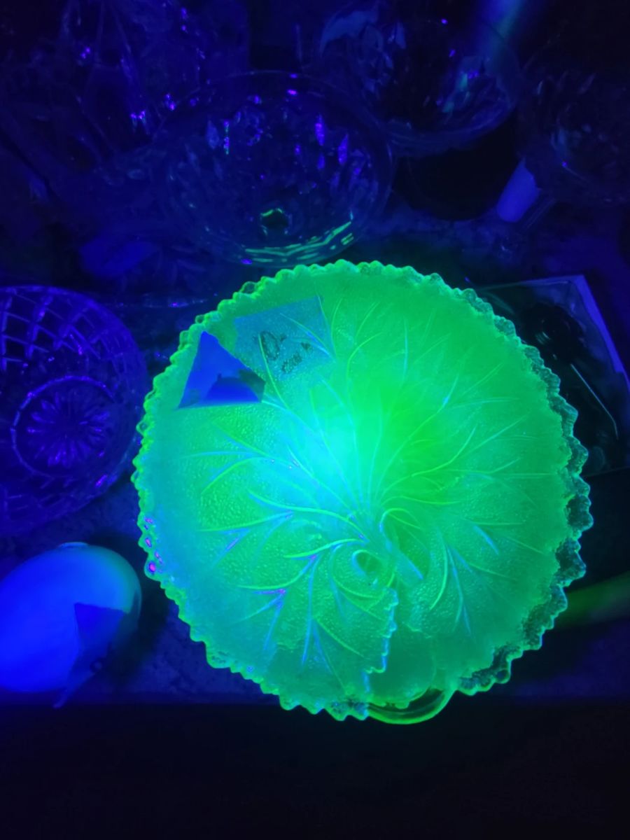Twiggy Uranium glass plates