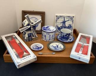 Delft collectibles, teak tray