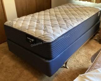 Serta twin bed set
