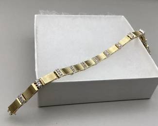 Quality gold jewelry (several more items available, see catalog for more.)