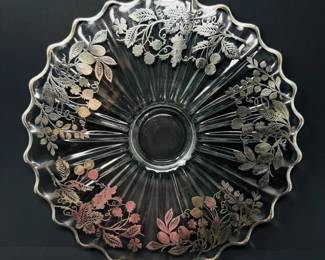 111 GlassServingBowlwSilverFloralEtchedDetailScallopedRim