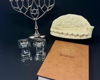 112 MixedJudaicaitemsMenorahsCandlesticksRoshHashanahBook