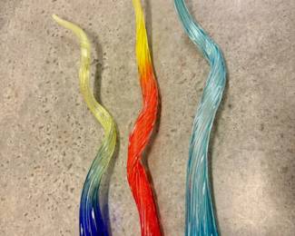 99 3TallVibrantSwirlingBlownGlassYardArtwMetalStakes