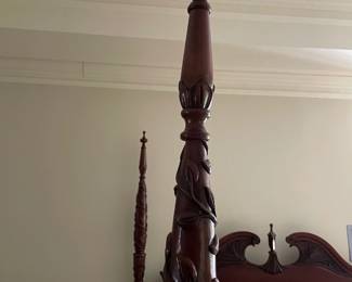This is the carving detail on the king bed posters