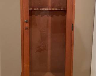 Gun cabinet