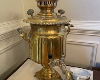 samovar and tea cups