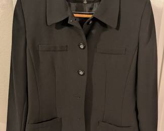 Le Suit