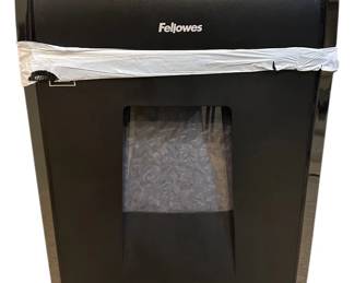 Fellowes Paper Shredder in Black Powers On