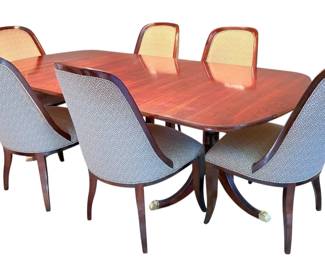 Large Wood Dining Room Table With 6 Matching Chair And Leaf