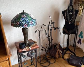 ANTIQUE RARE HANDEL LAMP.  STAIN GLASS SHADE AND HEAVE BASE MARKED HANDEL