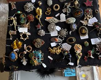 BROOCHES