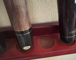 Craftmaster Billiards "Classic" Table with Ball and , Cues and Accessories $1100 (Estimate for professional move and set up min $675 depending on location)