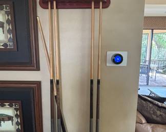 Craftmaster Billiards "Classic" Table with Ball and , Cues and Accessories $1100 (Estimate for professional move and set up min $675 depending on location)
