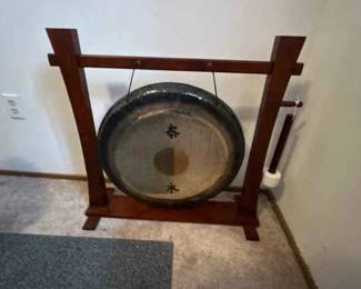 Paiste 22 Symphonic Gong On Stand