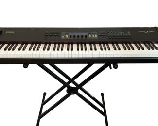 Yamaha S80 Synthesizer And Robust Stand