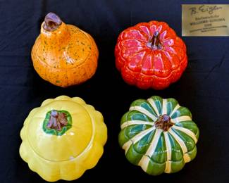 Williams Sonoma covered soup bowl set.