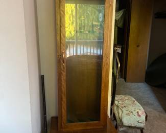 Gun cabinet