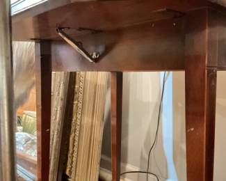 Antique drop leaf wood end table 27” tall 29” x 24” with leafs up $120 + tax