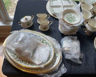 A1 - $1050. Lenox Holiday SERVICE FOR 18 + Serving Pieces! 158 Pieces included. All in excellent condition.