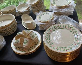 A1 - $1050. Lenox Holiday SERVICE FOR 18 + Serving Pieces! 158 Pieces included. All in excellent condition.