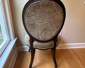 K24 - $500. Hickory White Table & 6 Chairs from Fairfield Chair Company. Table is 54" round x 29.5" tall. Table has minor imperfections / scratches but very sturdy! Chairs are all clean and sturdy.