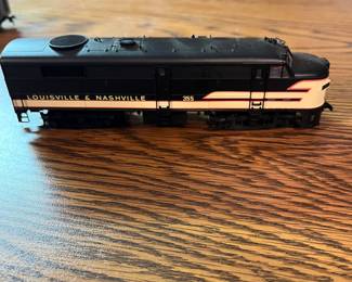 G13 - $45. HO Scale L&N 355 Locomotive