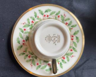 A1 - $1050. Lenox Holiday SERVICE FOR 18 + Serving Pieces! 158 Pieces included. All in excellent condition.