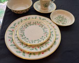 A1 - $1050. Lenox Holiday SERVICE FOR 18 + Serving Pieces! 158 Pieces included. All in excellent condition.