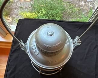 A47 - $125. L&N.R.R. Armspear Manfg Co. "1925" New York with Red Globe. Excellent Condition!