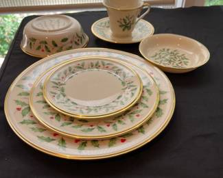A1 - $1050. Lenox Holiday SERVICE FOR 18 + Serving Pieces! 158 Pieces included. All in excellent condition.