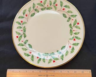A1 - $1050. Lenox Holiday SERVICE FOR 18 + Serving Pieces! 158 Pieces included. All in excellent condition.