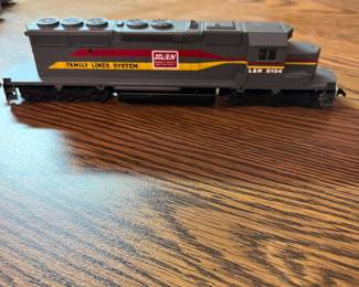 G8 - $45. HO Scale L&N 8104 Family Line System Locomotive