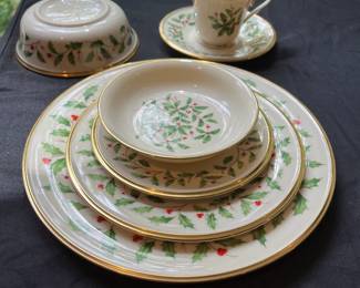 A1 - $1050. Lenox Holiday SERVICE FOR 18 + Serving Pieces! 158 Pieces included. All in excellent condition.