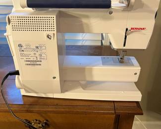 C30 - $1250. Bernina Aurora 440 QE Quilting Edition. Feet Included - Two Sole Walking Foot with Seam Guide, BSR Bernina Stitch Regulator, 31, 39, 3A, 12, 4, 37, 5, 10, 23, 20, 38, 57, 61. Very Lightly Used! Photos of hours included.