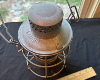 A43 - $125. L&N RR ADLAKE KERO with Blue Globe. Excellent Condition!