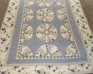 B13 - $15. Vintage Fan & Medallion Quilt. Measures 86.5" x 96.5". (a stain on the corner)