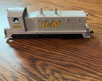 G10 - $35. HO Scale L&N 2392 Locomotive