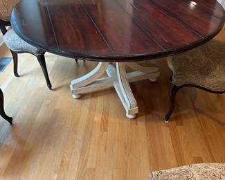 K24 - $500. Hickory White Table & 6 Chairs from Fairfield Chair Company. Table is 54" round x 29.5" tall. Table has minor imperfections / scratches but very sturdy! Chairs are all clean and sturdy.