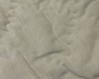 B49 - $50. Vintage Quilt. Hand Pieced & Hand Quilted. Measures 71" x 84"