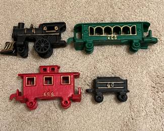B45 - $30. Vintage Cast Iron Train Set
