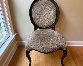 K24 - $500. Hickory White Table & 6 Chairs from Fairfield Chair Company. Table is 54" round x 29.5" tall. Table has minor imperfections / scratches but very sturdy! Chairs are all clean and sturdy.