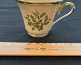 A1 - $1050. Lenox Holiday SERVICE FOR 18 + Serving Pieces! 158 Pieces included. All in excellent condition.