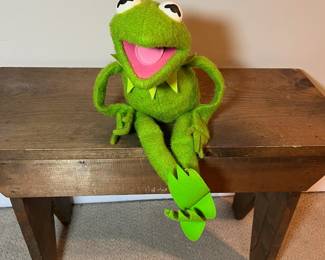 C27 - $20. 1976 #850 Kermit the Frog 19"