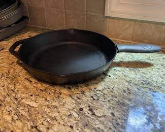 K14 - $10. Cast Iron Lodge 10" skillet.