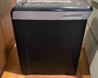 A13 - $60. Ativa 8 Sheet MDM8000 Paper Shredder.