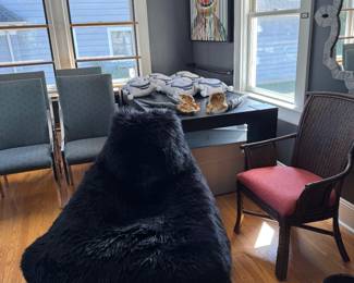 Natural sheepskin chair - black