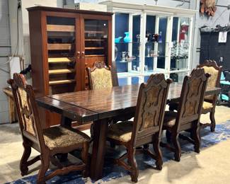Dining Table and Chairs Orlando Estate Auction