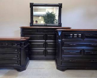 AspenHome Elegant Refined