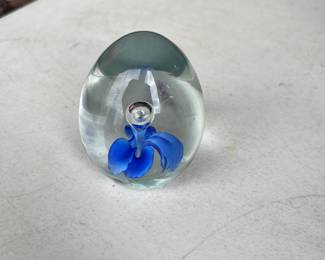 Flower Egg Shaped Paper Weight